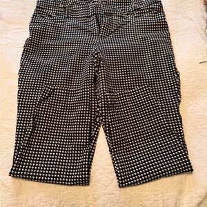 Old Navy Black and White Houndstooth Pixie Pants